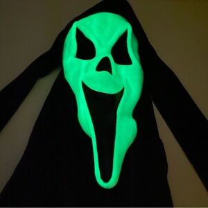 Scream Smiling Ghost Face Mask Fun World Div Glow in the Dark Halloween
